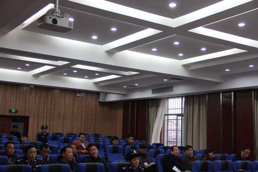 人大常委会委员、人大代表在旁听席就座_副本.jpg
